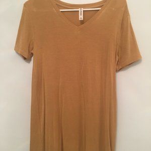 Zenana Premium S Yellow Short Sleeve Tee.